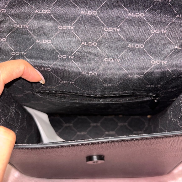 Aldo Chain Crossbody - Picture 6 of 7